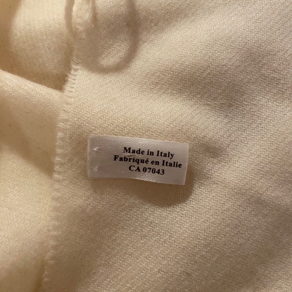 MOSCHINO x Olive Oyl Wool Fringe Scarf - Picture 4 of 4